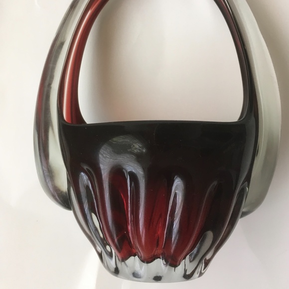 Hand made blown glass basket candy basket glass basket with handle - Picture 2 of 7